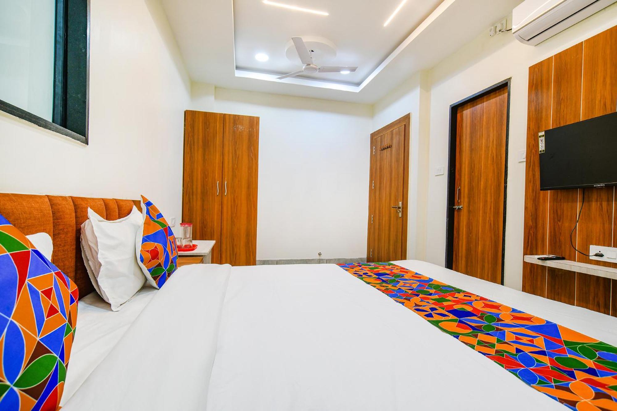 Fabhotel Shree Nakoda Paradise اوجاين المظهر الخارجي الصورة