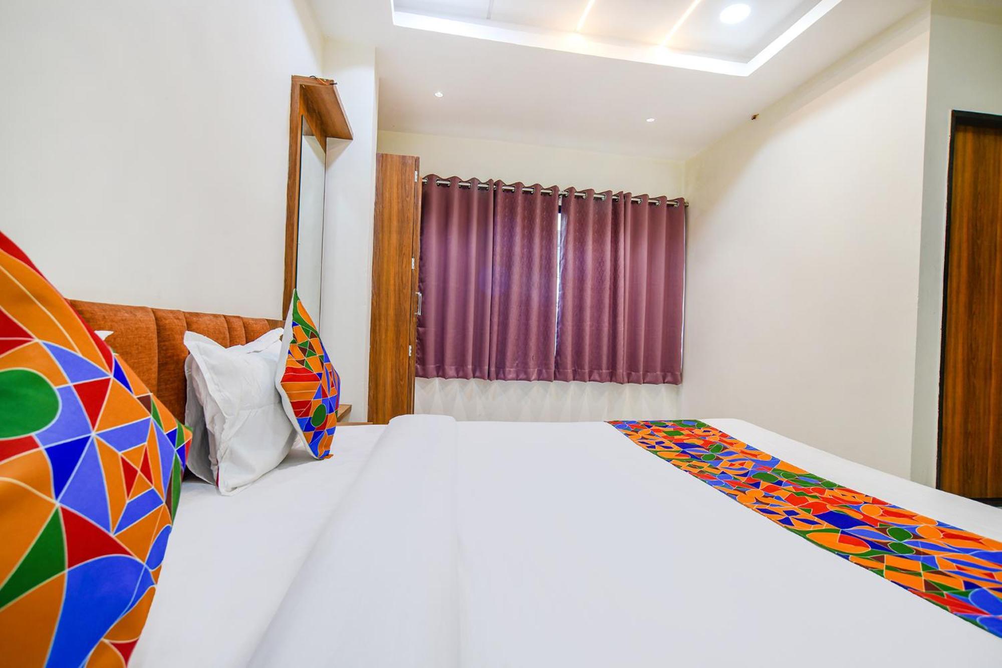 Fabhotel Shree Nakoda Paradise اوجاين المظهر الخارجي الصورة