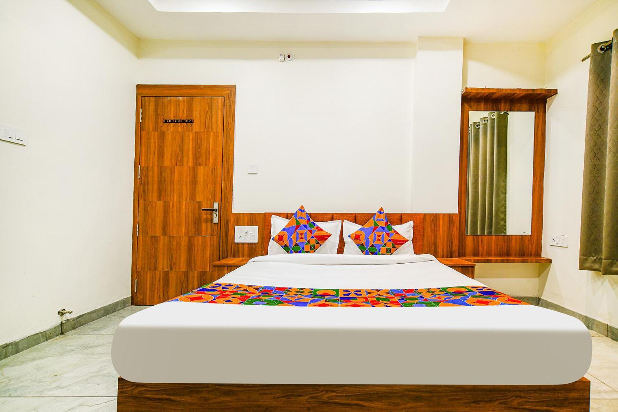 Fabhotel Shree Nakoda Paradise اوجاين المظهر الخارجي الصورة