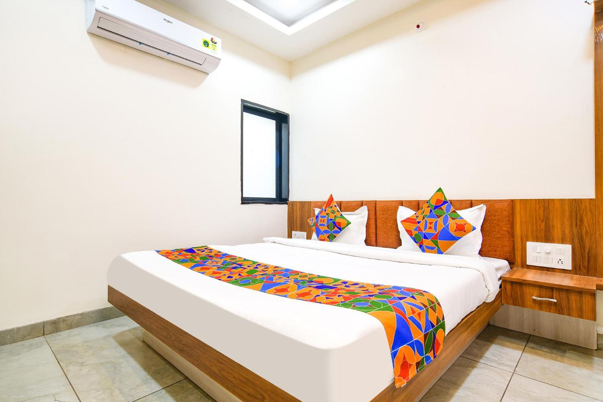Fabhotel Shree Nakoda Paradise اوجاين المظهر الخارجي الصورة