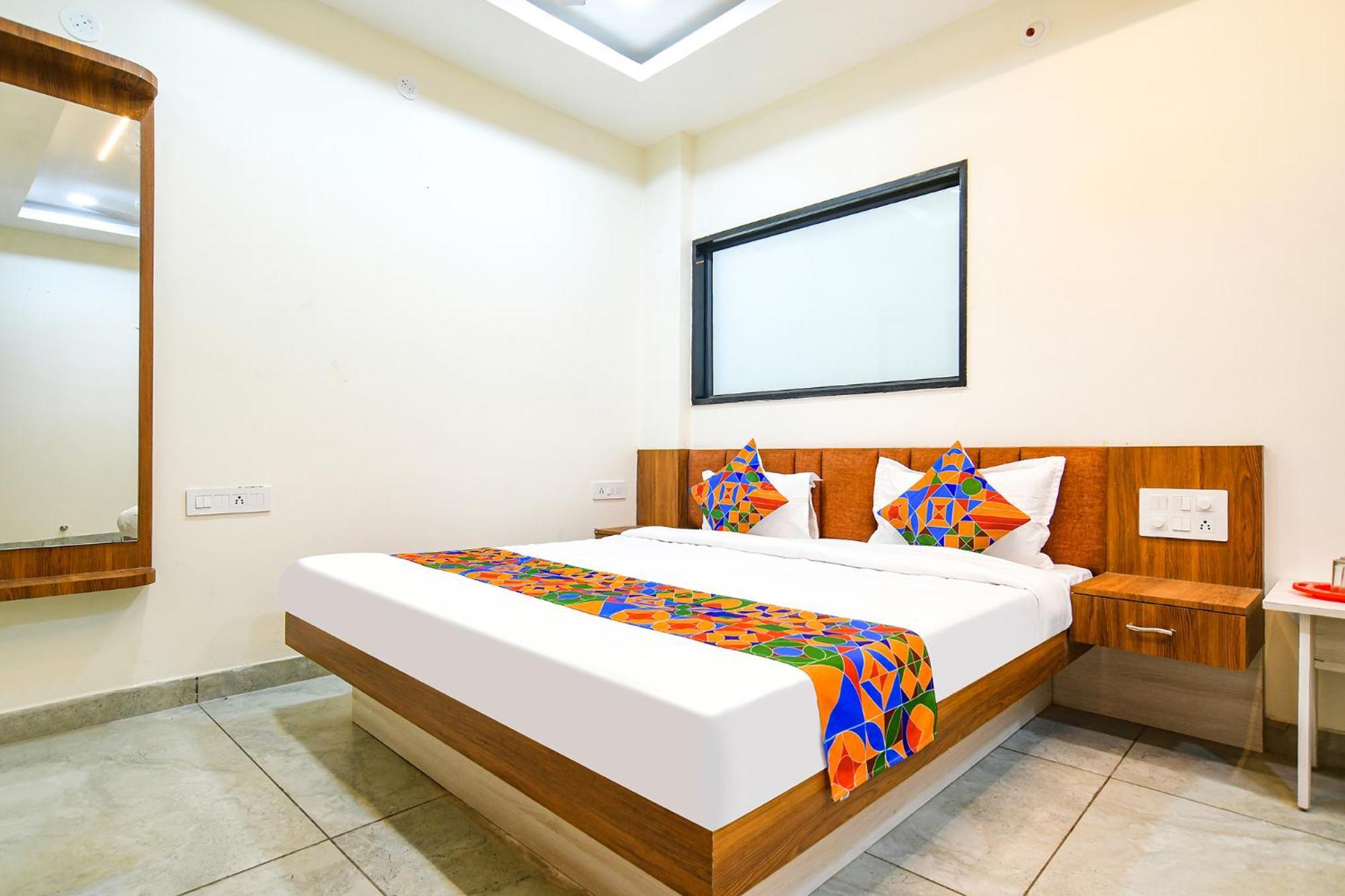 Fabhotel Shree Nakoda Paradise اوجاين المظهر الخارجي الصورة