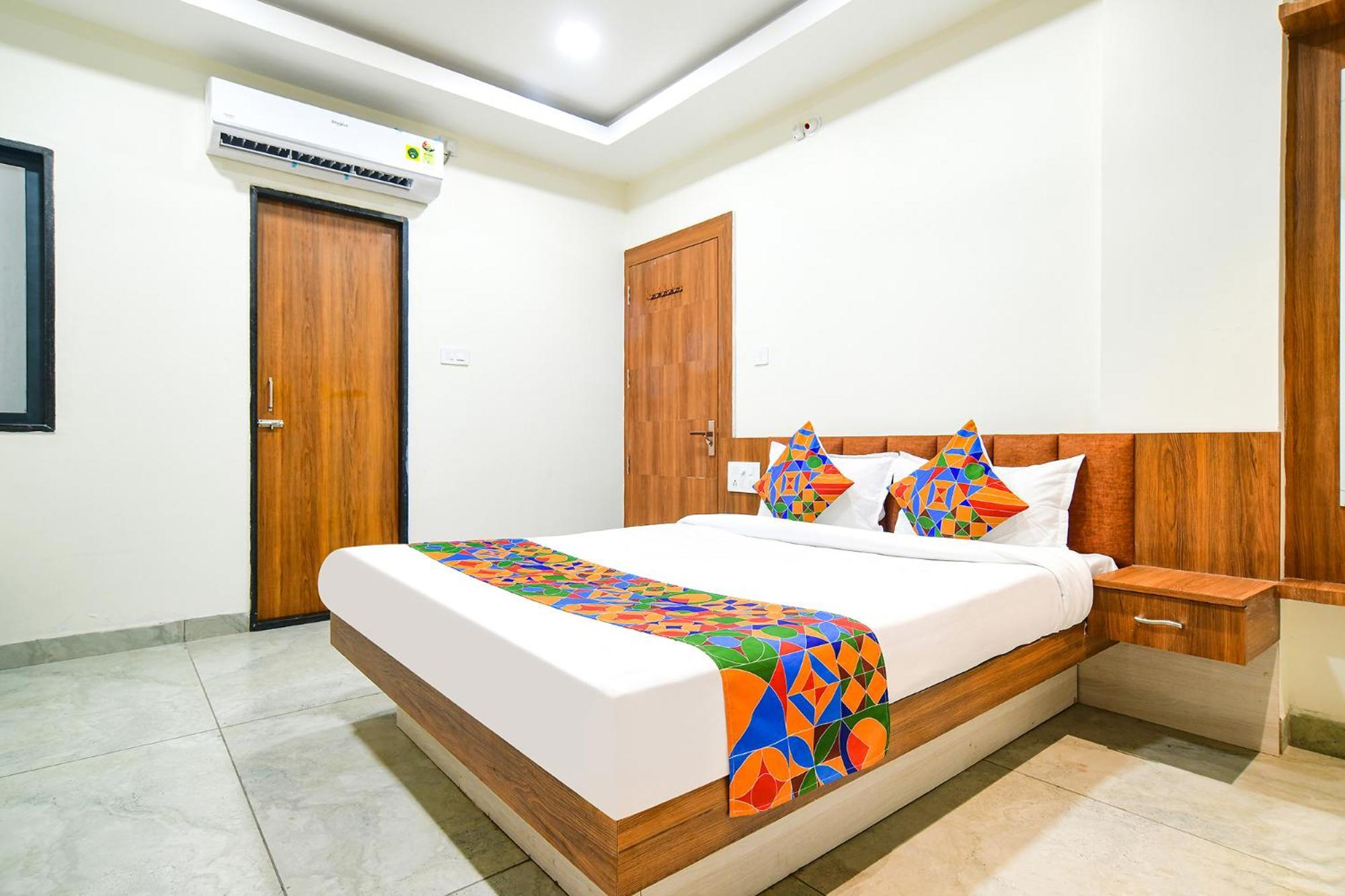 Fabhotel Shree Nakoda Paradise اوجاين المظهر الخارجي الصورة