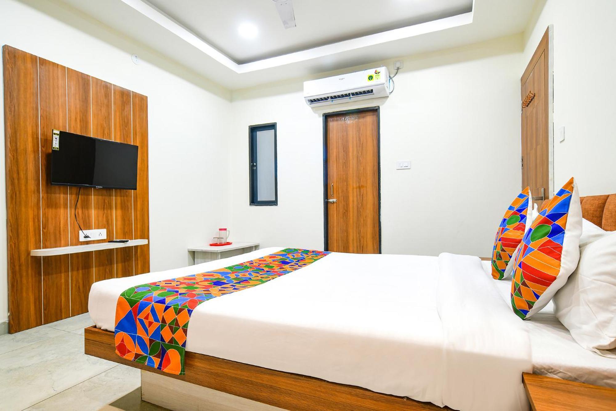 Fabhotel Shree Nakoda Paradise اوجاين المظهر الخارجي الصورة