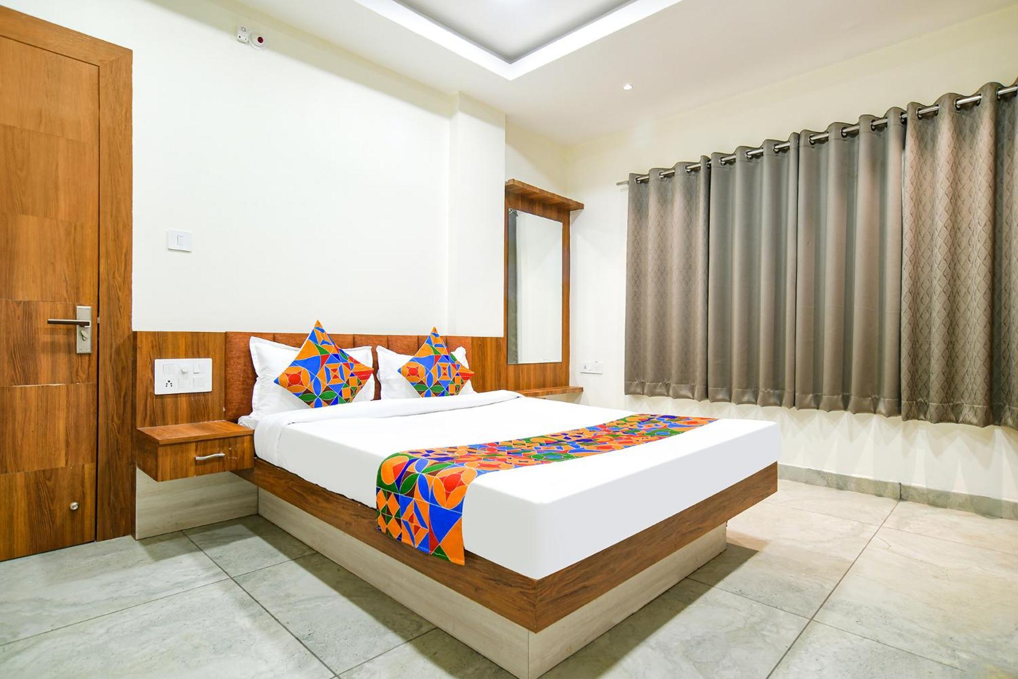 Fabhotel Shree Nakoda Paradise اوجاين المظهر الخارجي الصورة